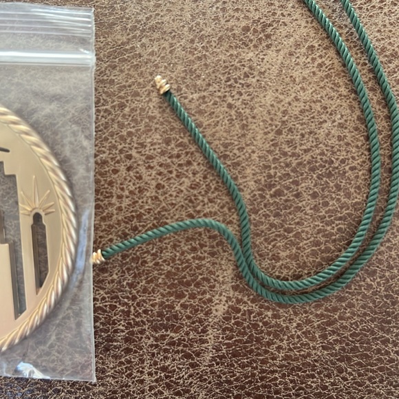 COPY - David Yurman 2024 Manhattan Skyline Ornament Brand New - Picture 4 of 4